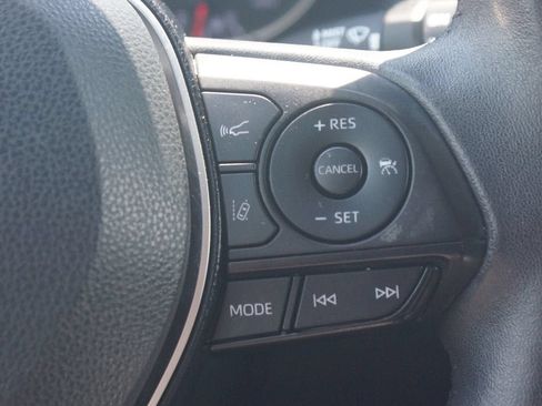 Used 2022 Toyota RAV4 XLE Premium AWD/4WD image 10