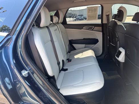Used 2023 Kia Sportage EX AWD/4WD image 25