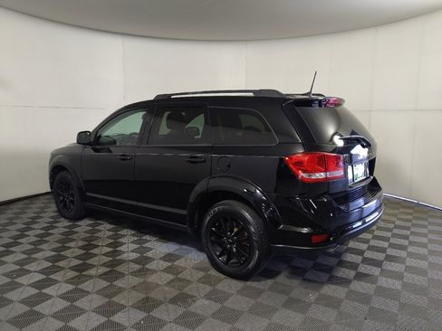 Used 2019 Dodge Journey SE w/ Connectivity Group FWD image 3