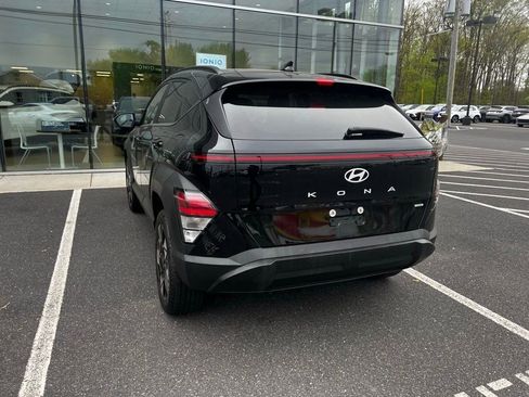 Used 2024 Hyundai Kona SEL AWD/4WD image 8