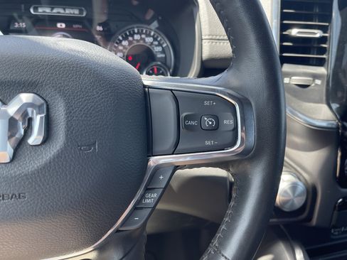 Used 2024 RAM 1500 Laramie AWD/4WD image 19