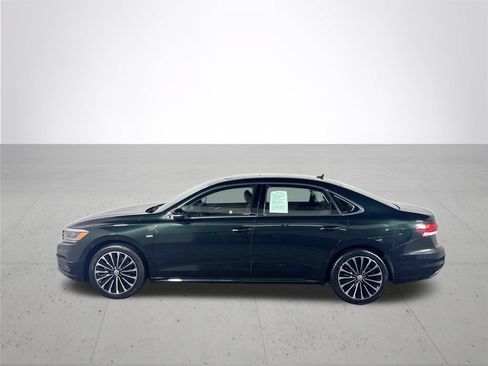 Used 2022 Volkswagen Passat 2.0T FWD image 9