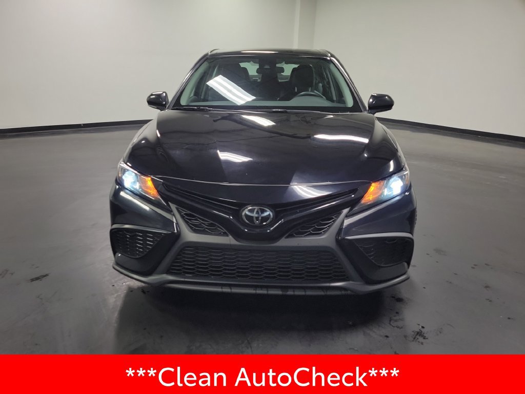 Used 2024 Toyota Camry SE FWD image 3