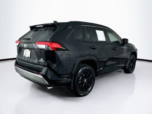 Used 2022 Toyota RAV4 SE AWD/4WD image 10