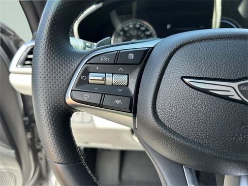 Used 2025 Genesis G70 2.5T image 25