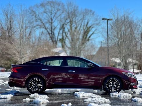 Used 2018 Nissan Maxima Platinum image 4