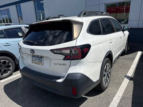 Used 2022 Subaru Outback Premium AWD/4WD image 3