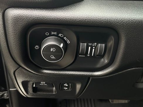 Used 2023 RAM 1500 Laramie RWD image 10