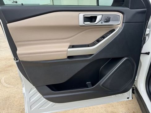 Used 2021 Ford Explorer Limited w/ Equipment Group 301A image 4