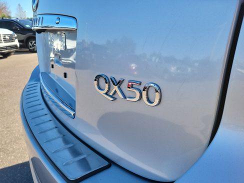 Used 2017 INFINITI QX50 Base w/ Premium Package image 6