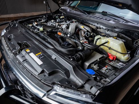 Used 2023 Ford F450 Limited w/ FX4 Off-Road Package image 40