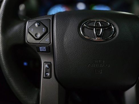 Used 2022 Toyota Tacoma TRD Sport w/ Technology Package image 19