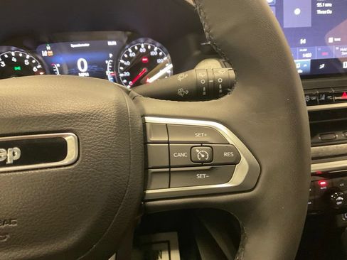 Used 2023 Jeep Compass Latitude w/ Convenience Group AWD/4WD image 20