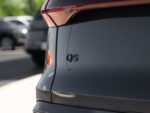 Certified 2025 Audi Q5 Premium w/ Premium Plus AWD/4WD image 33