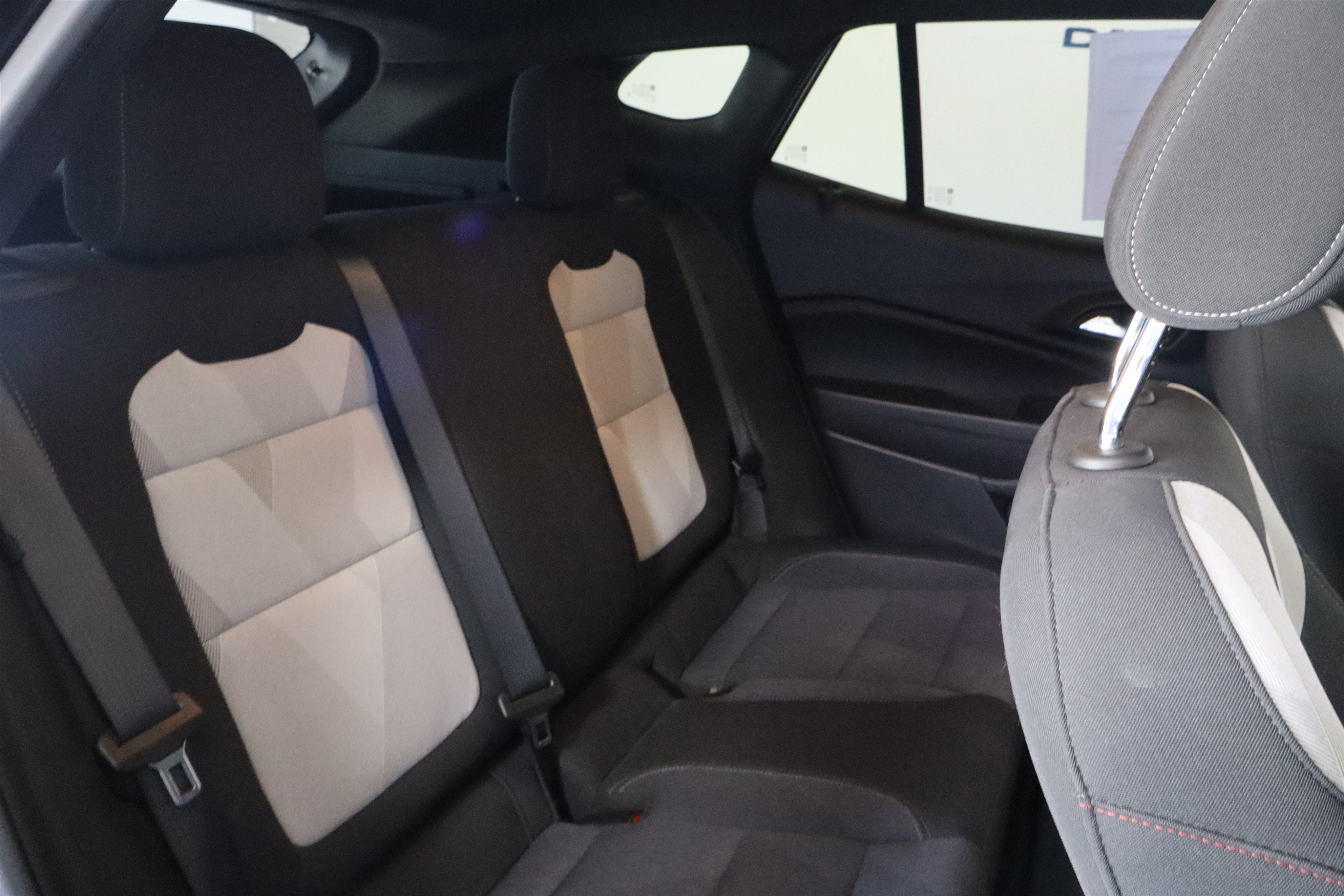 Used 2024 Chevrolet Trax RS FWD image 22