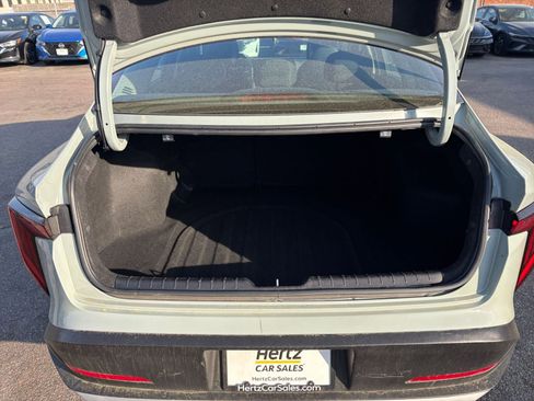 Used 2025 Kia K4 LXS image 32