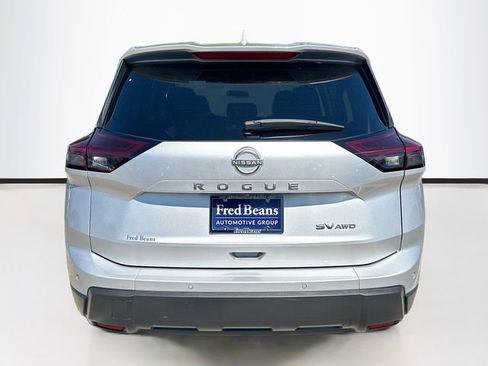 Used 2024 Nissan Rogue SV AWD/4WD image 7