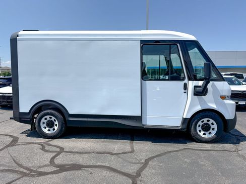 New 2026 Chevrolet Brightdrop 400 w/ Battery Pack, Max Range AWD/4WD image 7