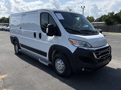 Used 2025 RAM ProMaster 2500 w/ U-Haul Equipment Group FWD image 7