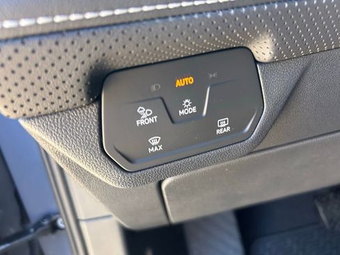 New 2026 Volkswagen Atlas Cross Sport SE image 55