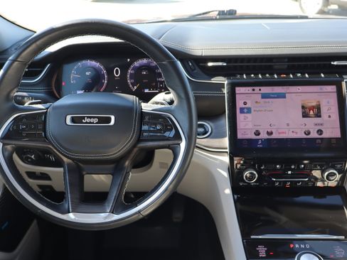 Used 2021 Jeep Grand Cherokee L Overland image 15