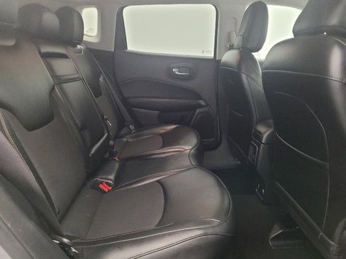 Used 2019 Jeep Compass Latitude w/ Cold Weather Group AWD/4WD image 19