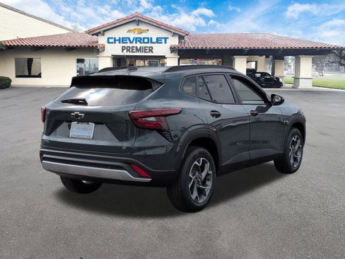 New 2026 Chevrolet Trax LT w/ Driver Confidence Package FWD image 8