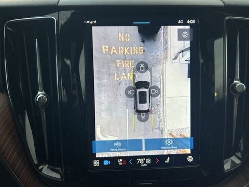 Certified 2025 Volvo XC60 B5 Plus image 24