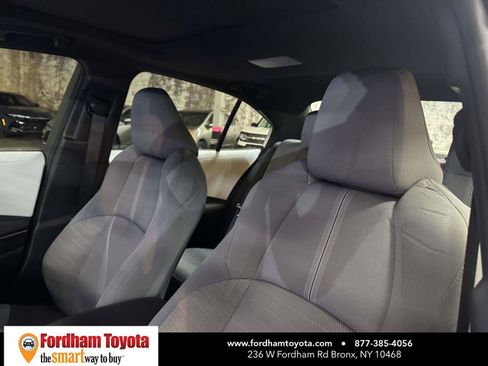 Used 2024 Toyota Corolla SE w/ SE Premium Package FWD image 17