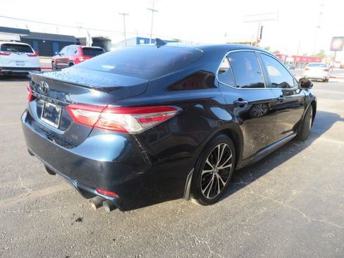 Used 2020 Toyota Camry SE FWD image 5