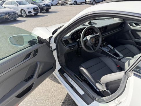 Used 2024 Porsche 911 Carrera image 10