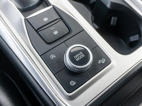 Used 2020 Ford Explorer XLT w/ Equipment Group 202A AWD/4WD image 31