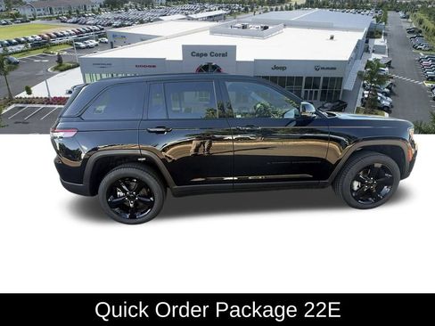 Certified 2025 Jeep Grand Cherokee Limited w/ Black Appearance Package image 3