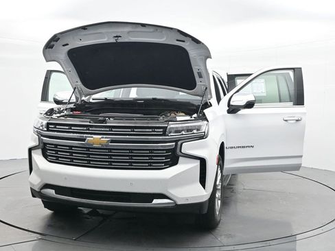Used 2023 Chevrolet Suburban Premier image 29