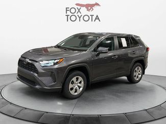 Used 2023 Toyota RAV4 LE video 1