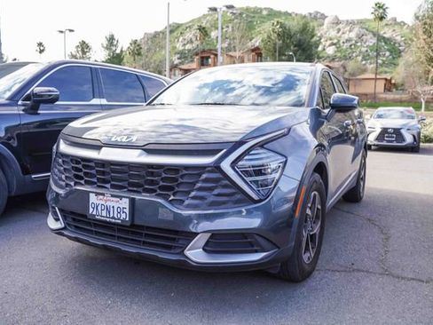 Used 2024 Kia Sportage LX image 5