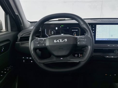 Used 2024 Kia EV9 Light Long Range RWD image 18