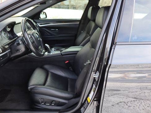 Used 2013 BMW 550i xDrive Sedan image 19