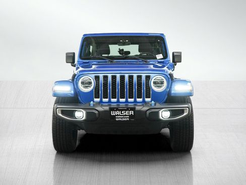 Used 2022 Jeep Wrangler Unlimited Sahara w/ Cold Weather Group AWD/4WD image 8