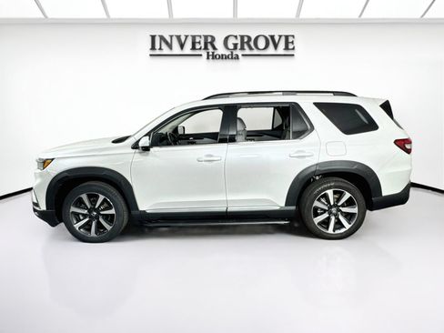 Used 2025 Honda Pilot Touring image 8