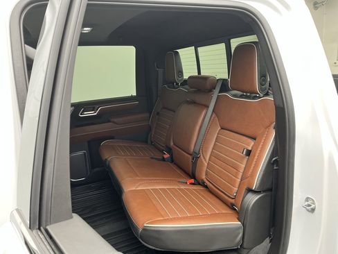 Used 2024 GMC Sierra 2500 Denali Ultimate image 14