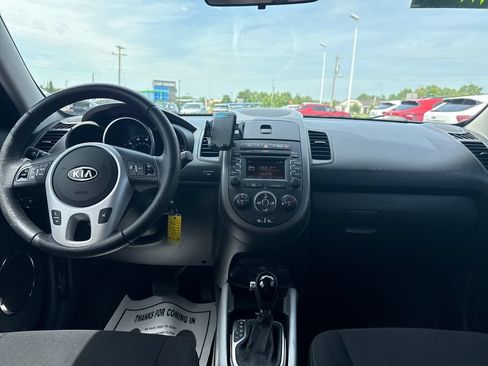 Used 2012 Kia Soul + w/ Audio Pkg FWD image 13
