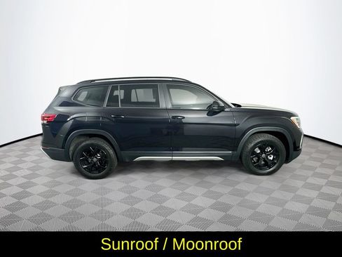 Used 2025 Volkswagen Atlas Peak Edition SE AWD/4WD image 11