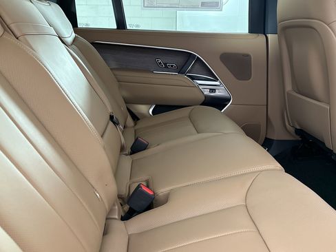 New 2026 Land Rover Range Rover Long Wheelbase SE AWD/4WD image 27