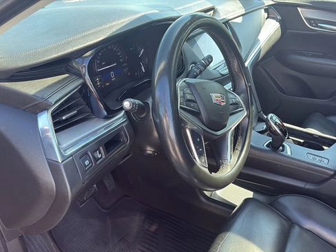 Used 2017 Cadillac XT5 Luxury w/ Driver Awareness Package AWD/4WD image 23