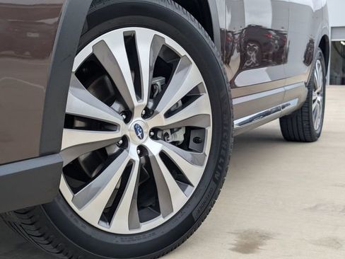 Used 2020 Subaru Ascent Limited w/ Technology Package AWD/4WD image 2