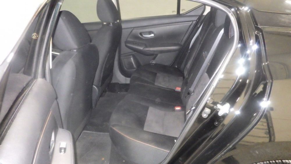 Used 2023 Nissan Sentra SR w/ Midnight Edition Package FWD image 7