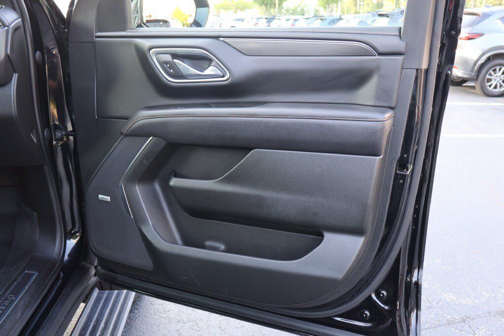 Used 2023 GMC Yukon XL AT4 w/ AT4 Premium Package AWD/4WD image 26