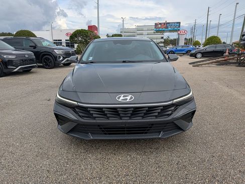 Used 2024 Hyundai Elantra SEL FWD image 6