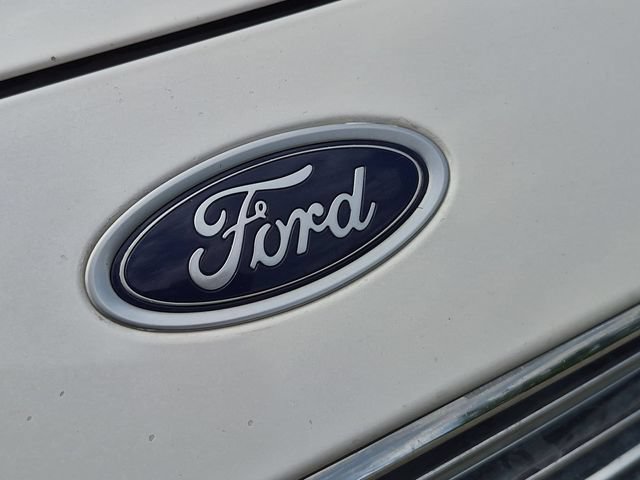 Used 2017 Ford Fusion SE FWD image 28